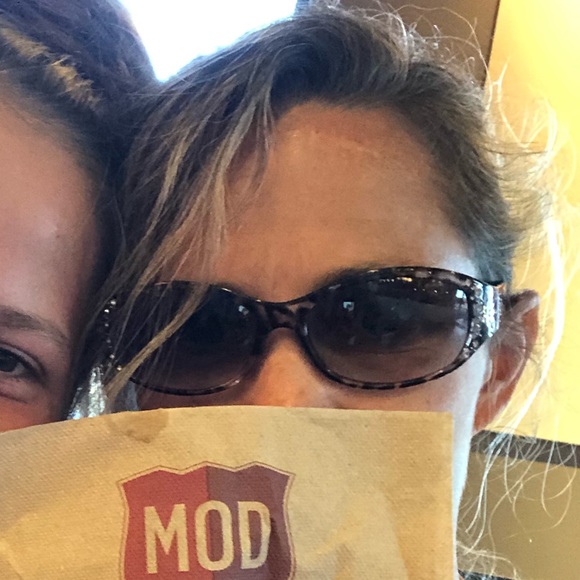 Meet your Posher, Dawn - Picture 1 of 1